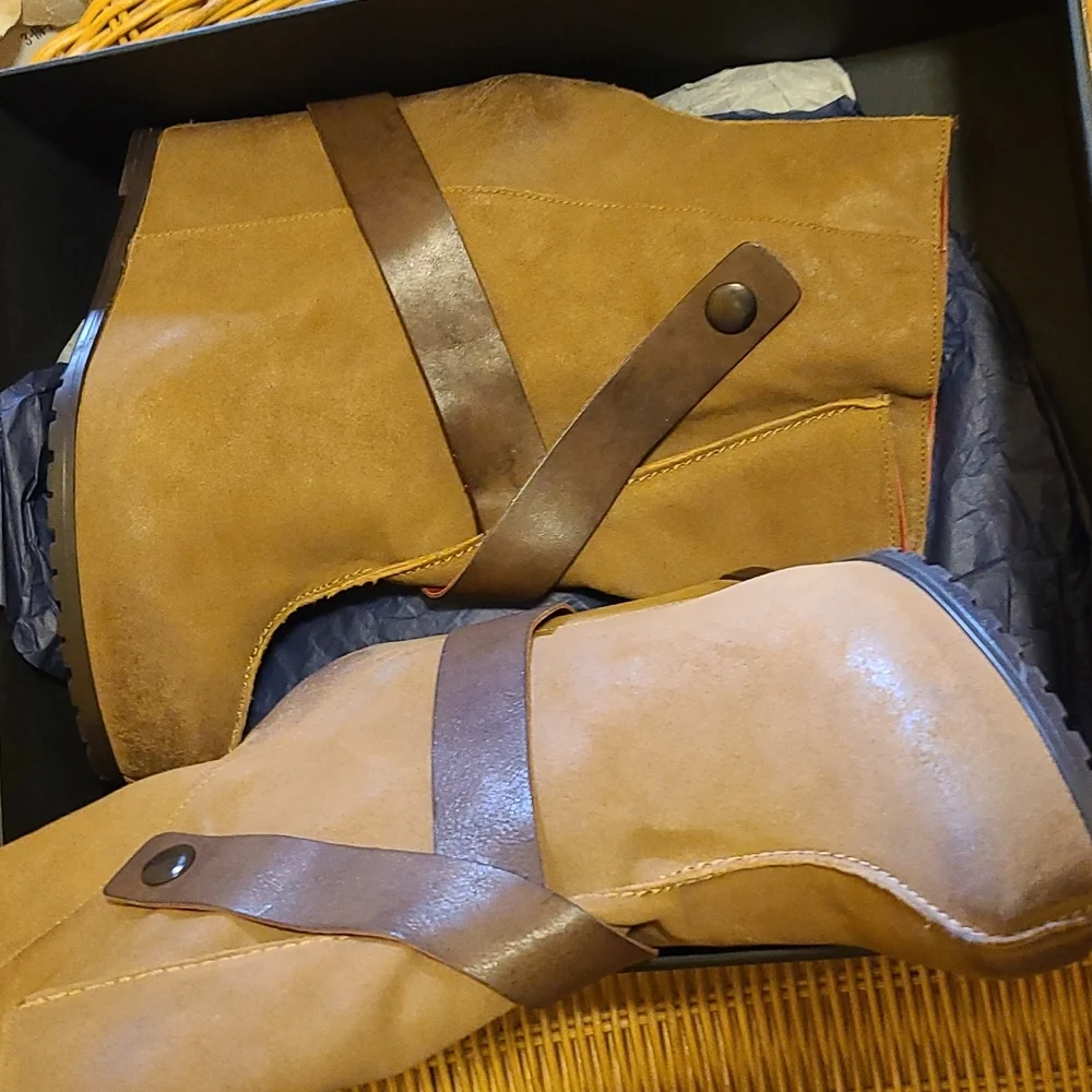 Booties - Picture 2 of 5